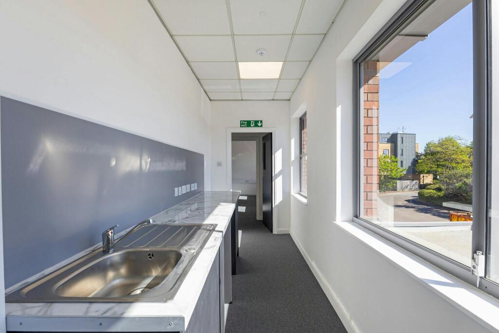 107834_Unit 2 Heathlands Industrial Estate-15_low.jpg