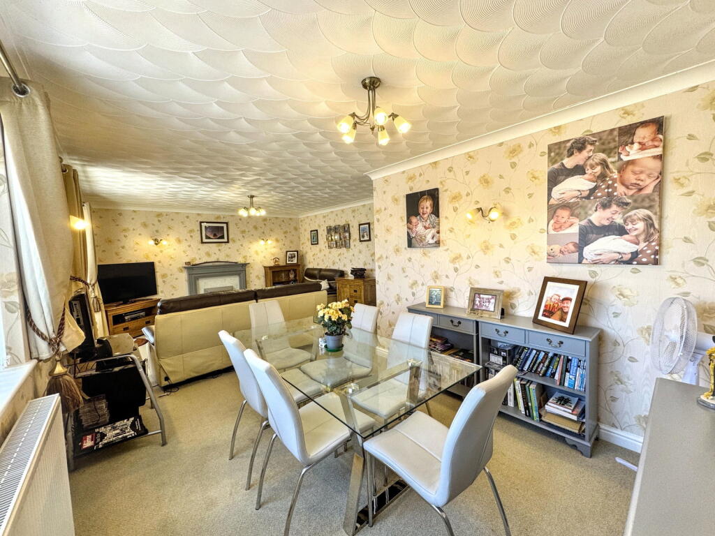 Trem Y Castell, Towyn, Conwy, LL22 9LX photo 4