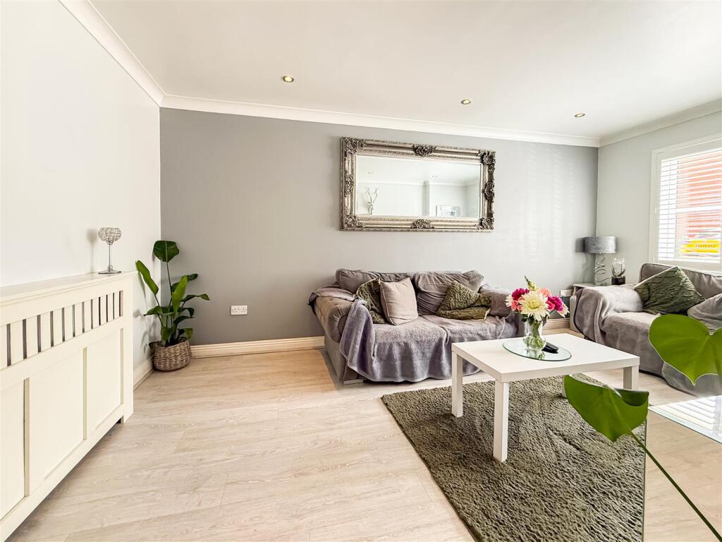 House in Maldon, Southminster - More