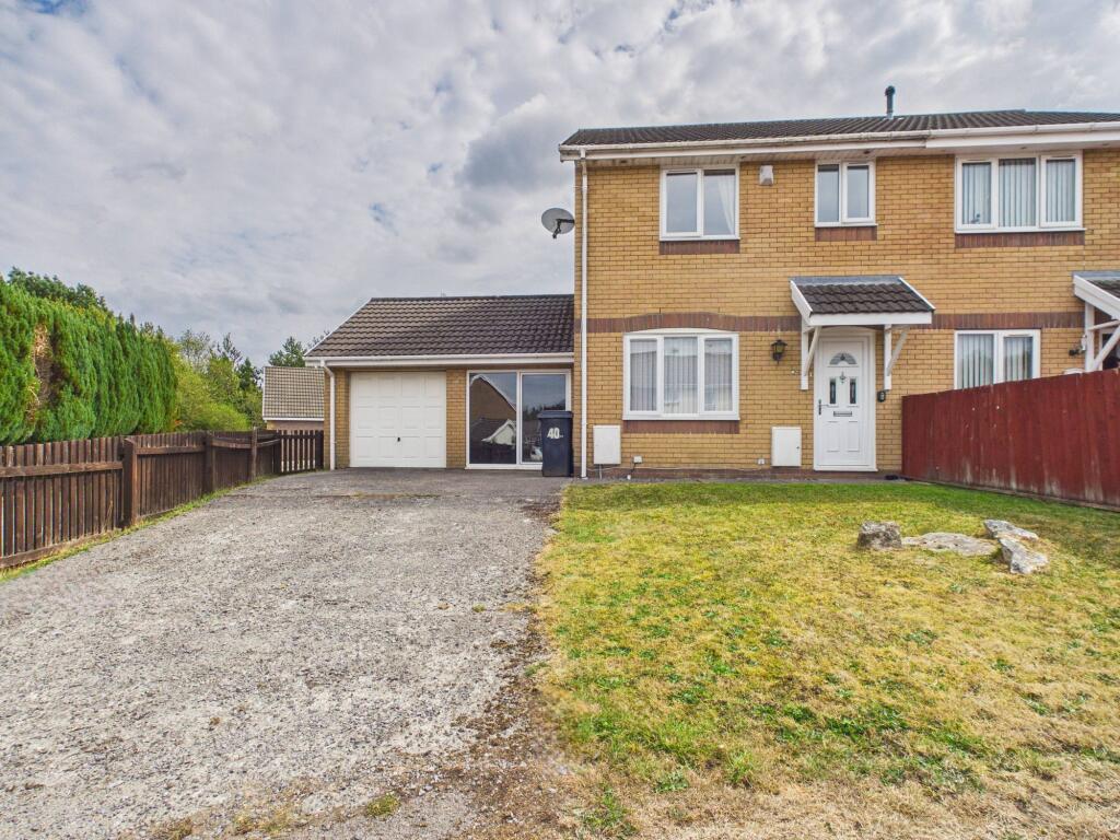 Main image of property: Pen-Y-Parc, Ebbw Vale, NP23