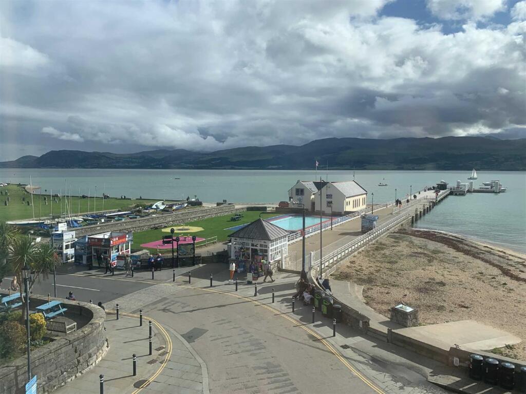 Pier House, Sea Front, Beaumaris photo 3