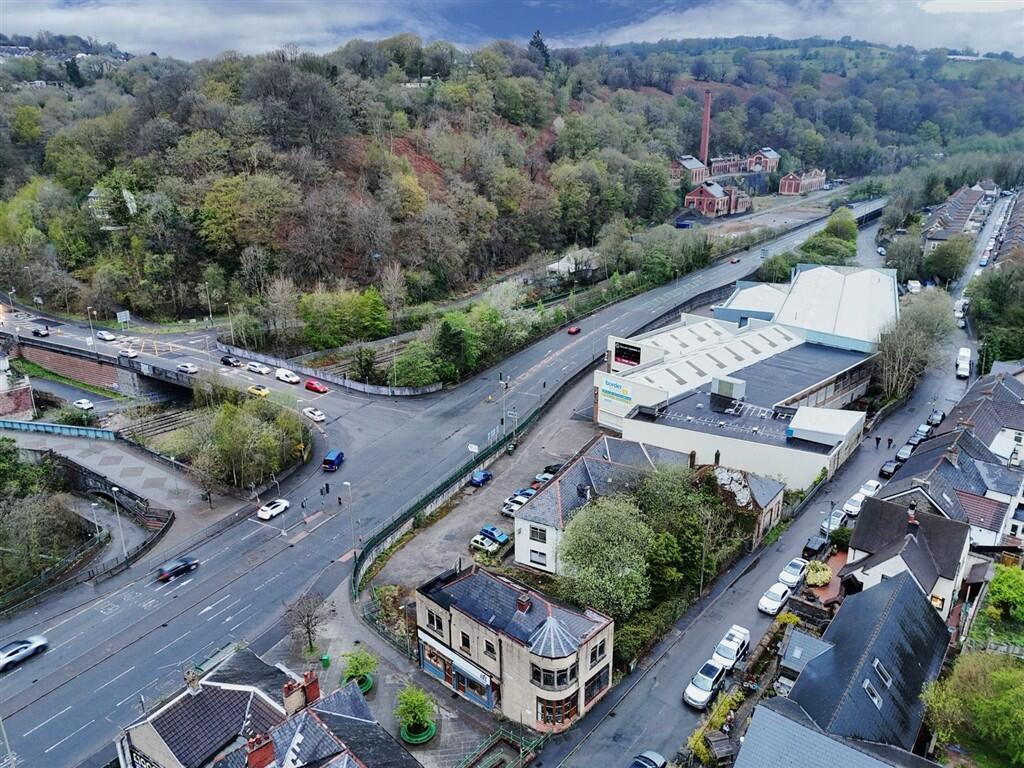 Apartment in Crumlin, Caerphilly - View 5