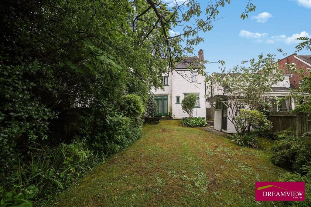 House in London - View 2