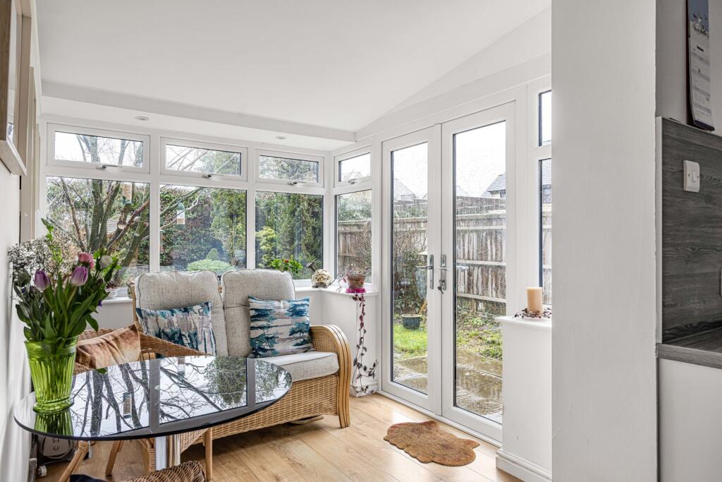 Rendcomb Drive, Cirencester, Gloucestershire, GL7 photo 4