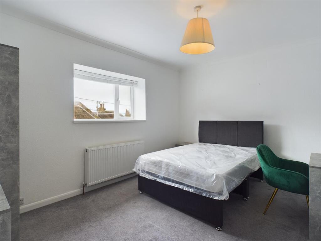 House in Brighton - View 5