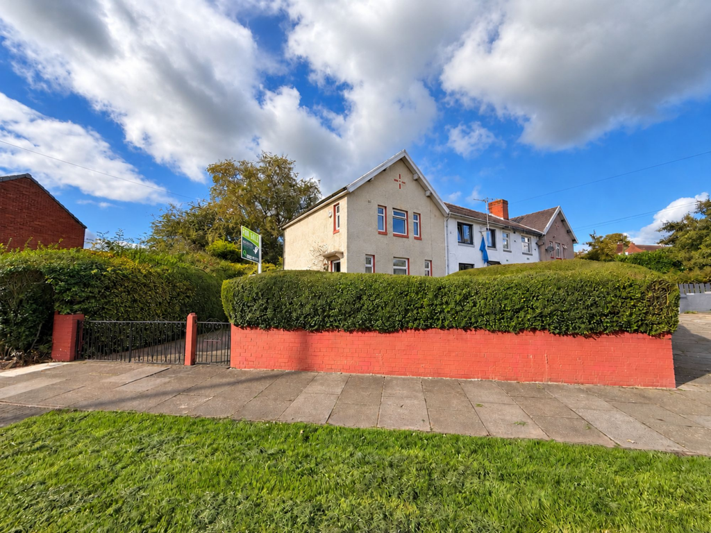3-bed terraced on Hargrove Avenue, Padiham, BB12, £150,000