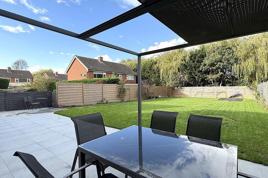 Lincoln Drive, Melton Mowbray photo 2