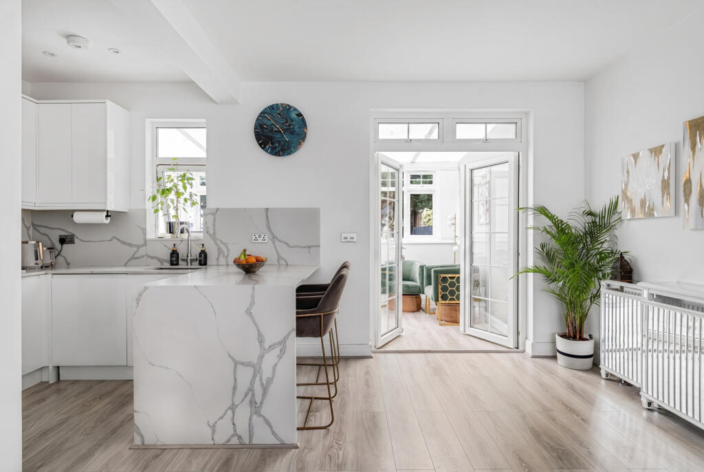 House in London - View 5