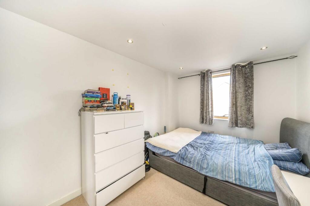Apartment in London - More
