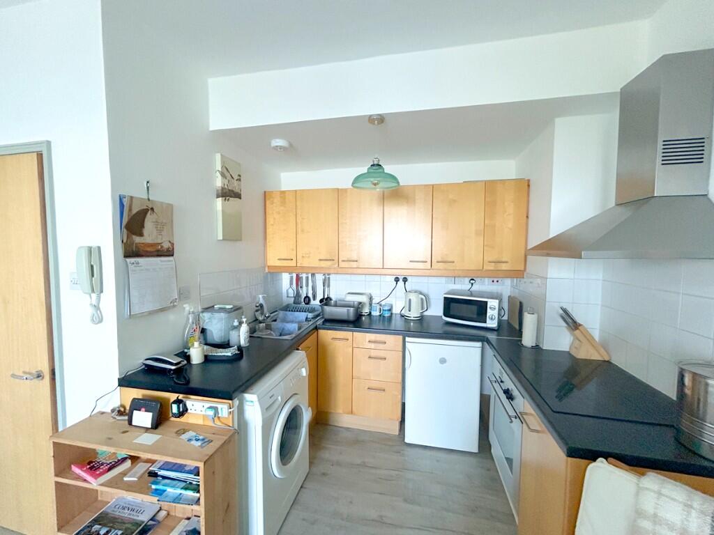 Apartment in Truro - More