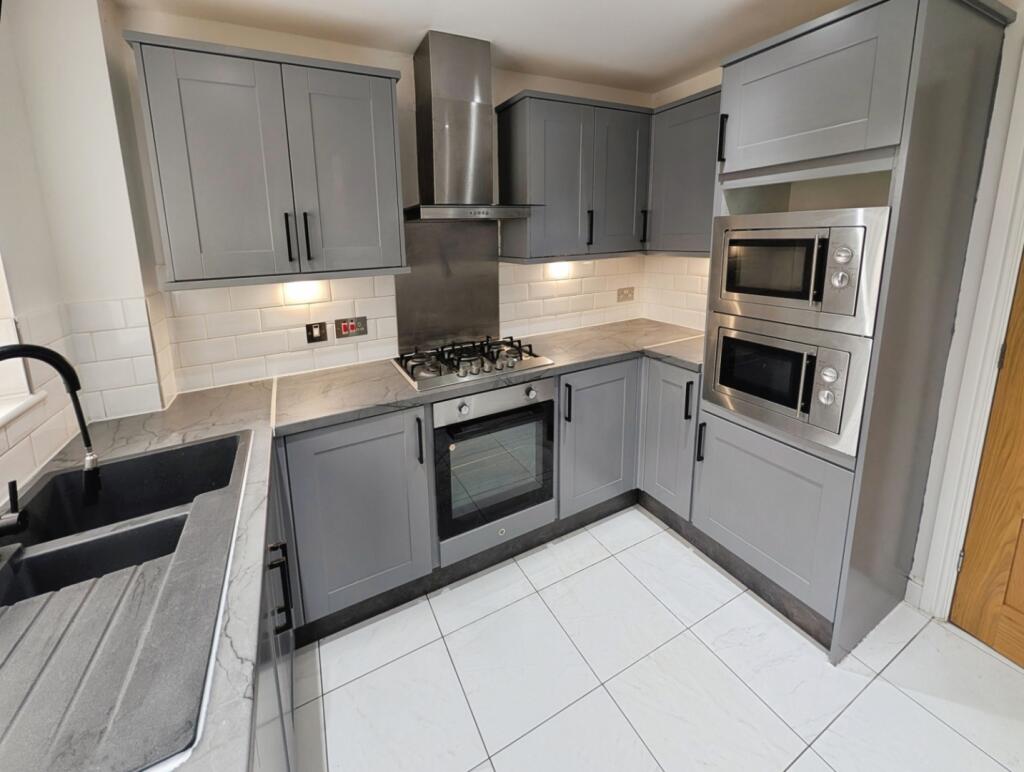 House in Wolverhampton, West Midlands - View 5
