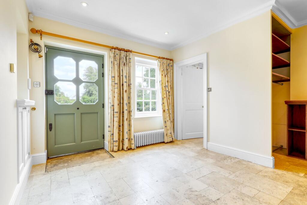 House in East Hertfordshire, Wareside - More