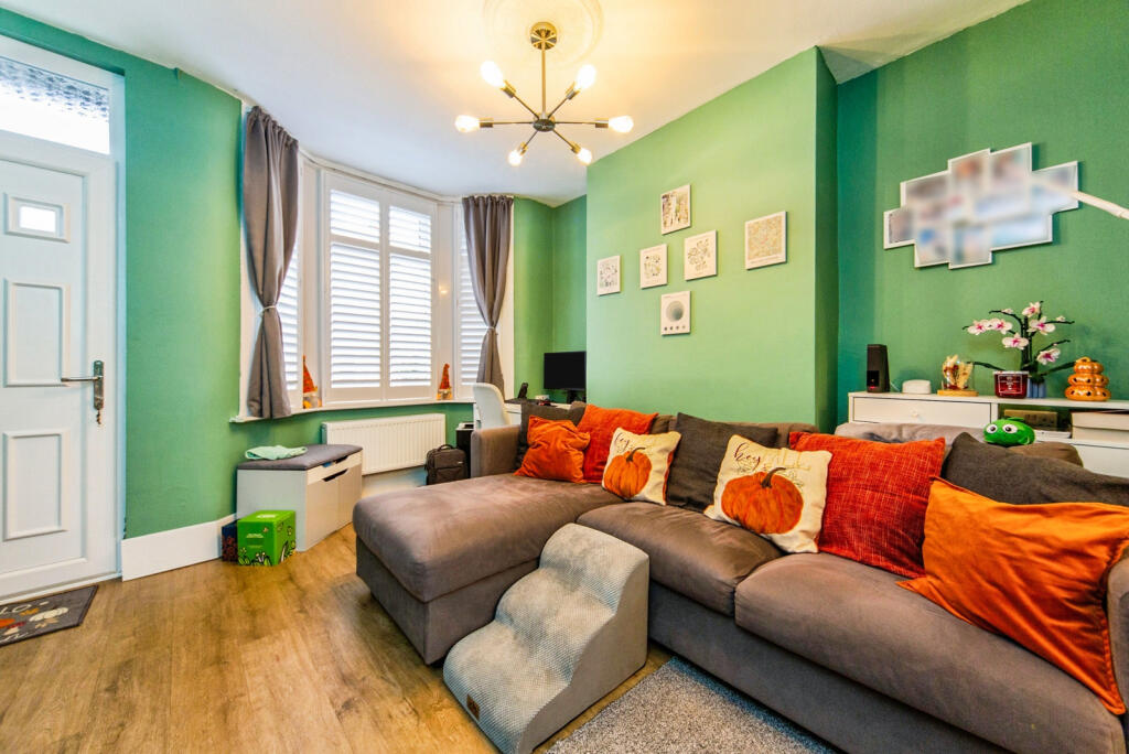 House in Wirral, Liverpool City Region - View 5