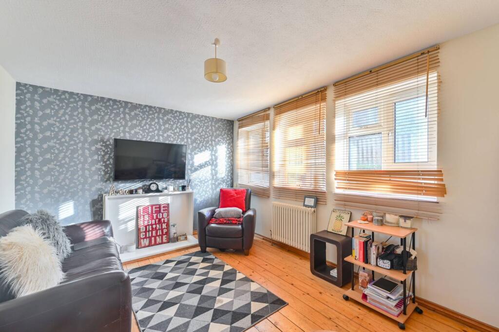 Main image of property: Rashleigh Court, Battersea, London, SW8