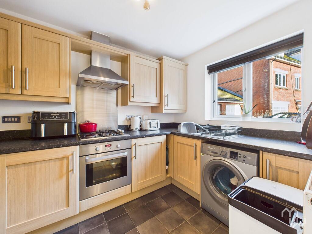 Parsonage Close, Leyland, PR26 photo 3