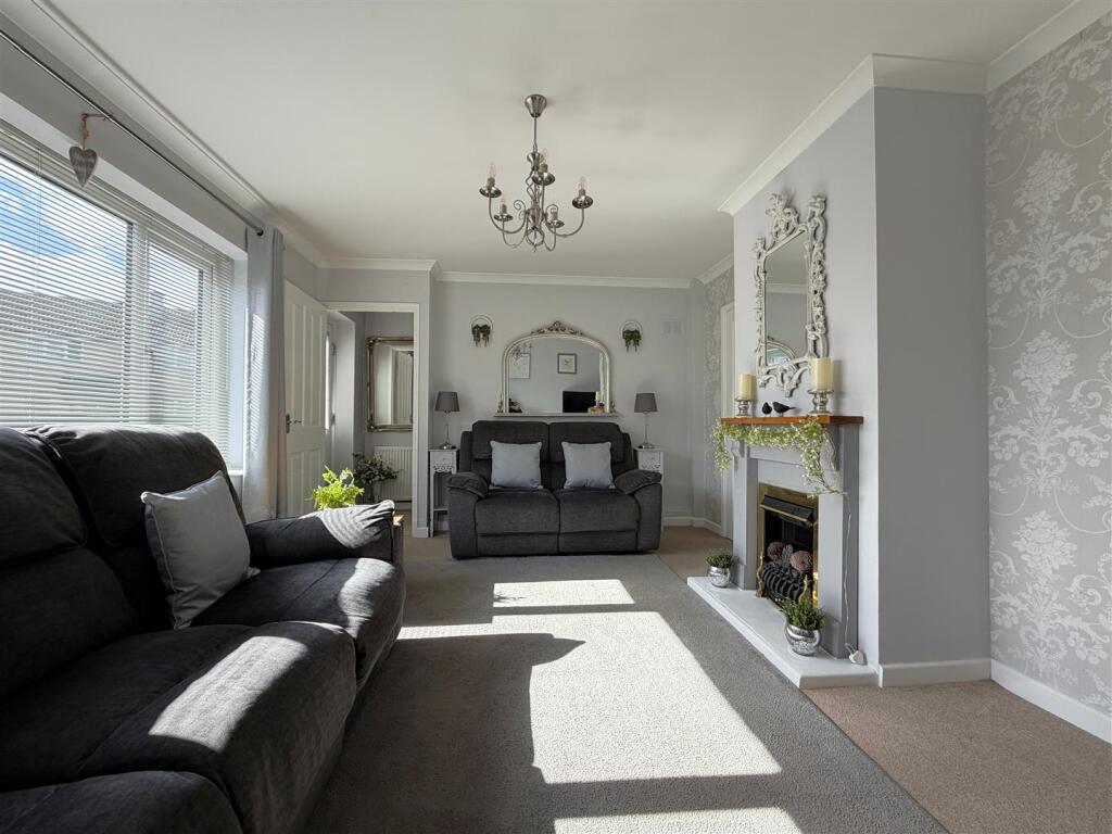 House in Chippenham, Hardenhuish, Sheldon - View 4