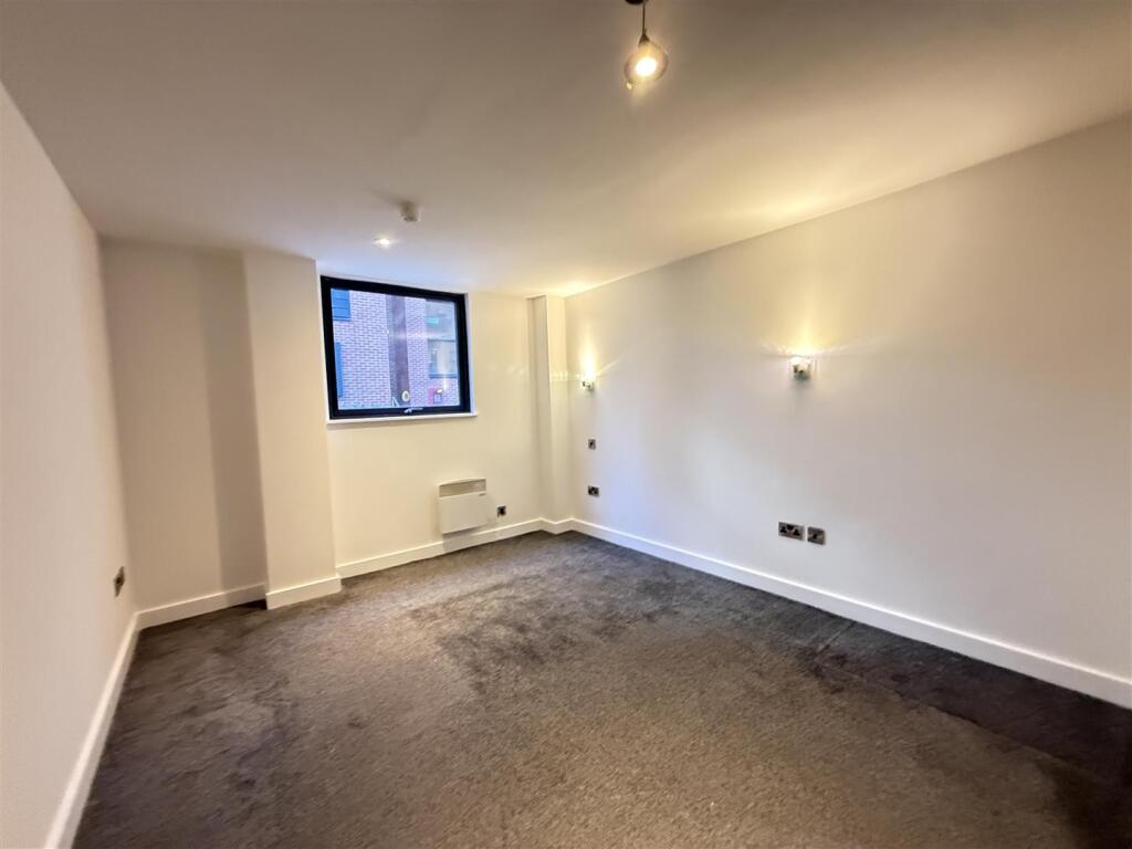 Apartment in Manchester - View 5