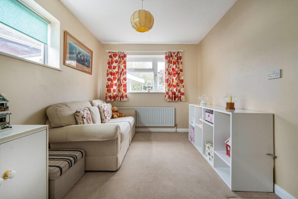 House in Guildford, Surrey - More