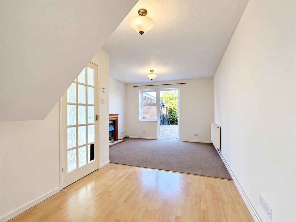 House in Hereford, Herefordshire - View 2