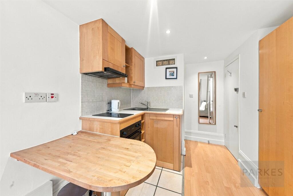 Apartment in London - More
