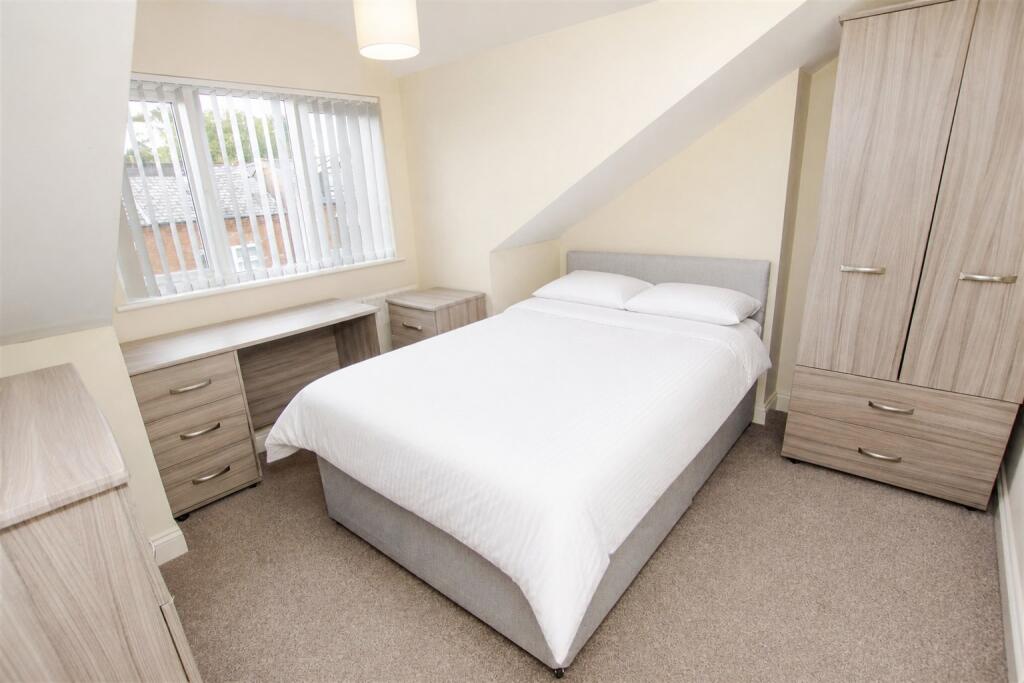 5 bedroom house for rent