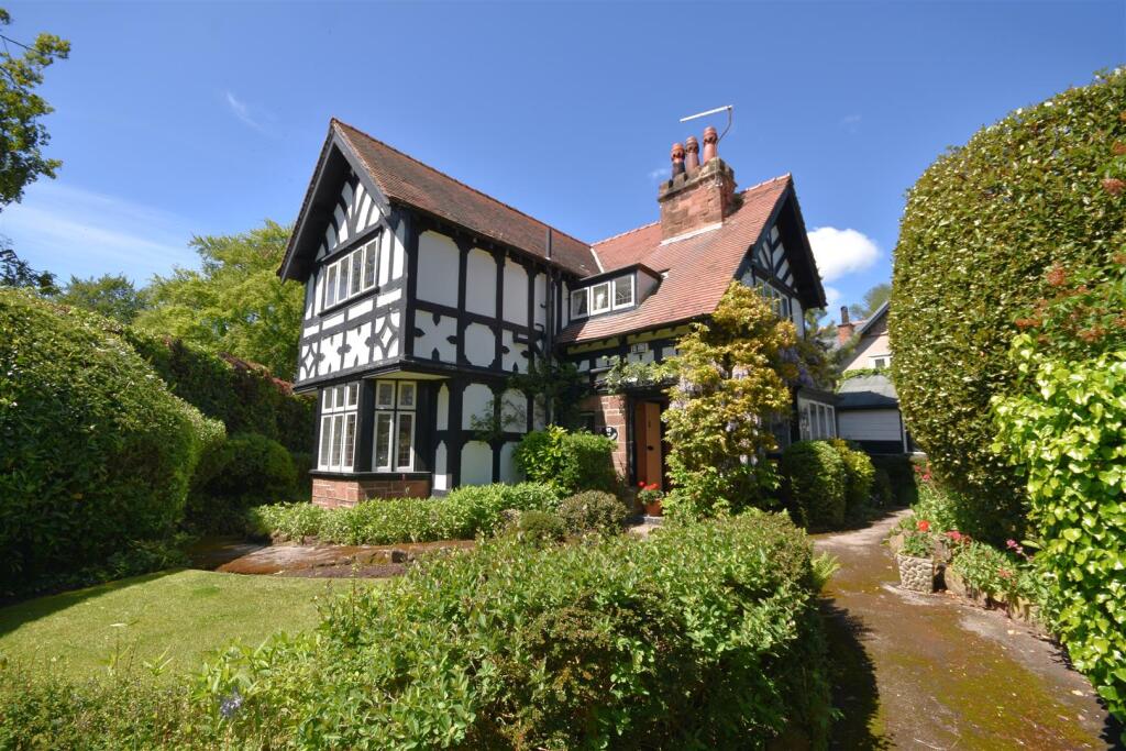 4-bed detached on Burton Road, Little Neston, Neston, £750,000