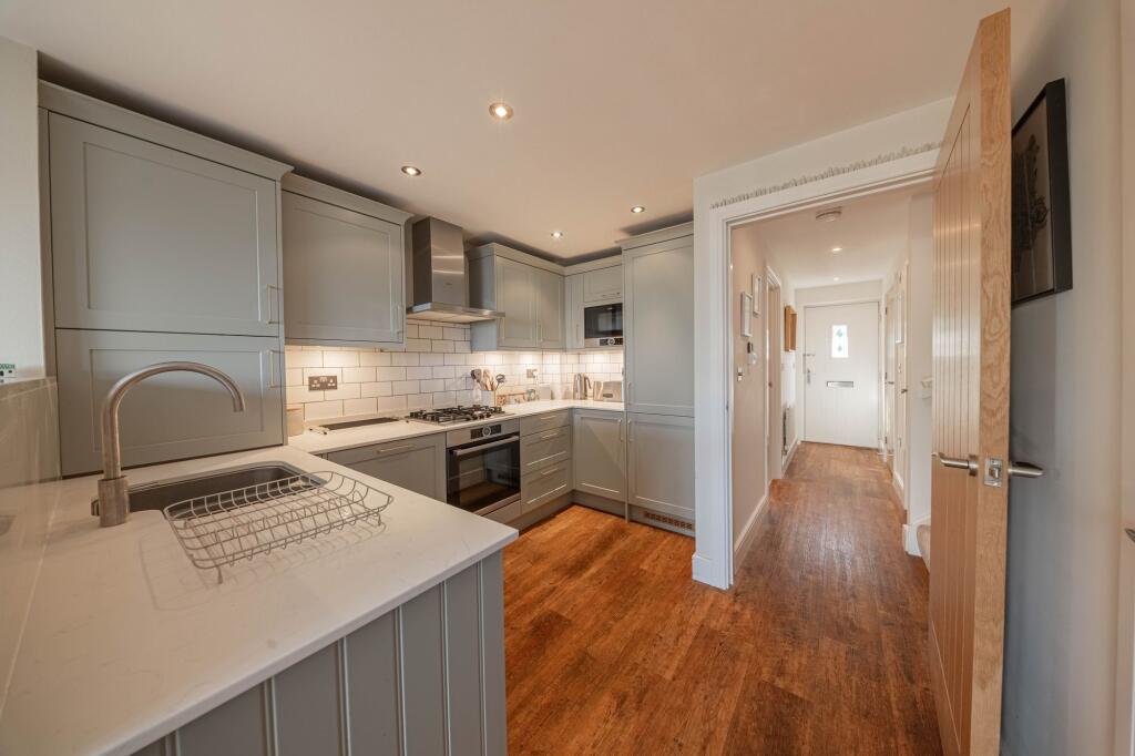 House in Mid Sussex, Southdowns Park, Haywards Heath - View 4
