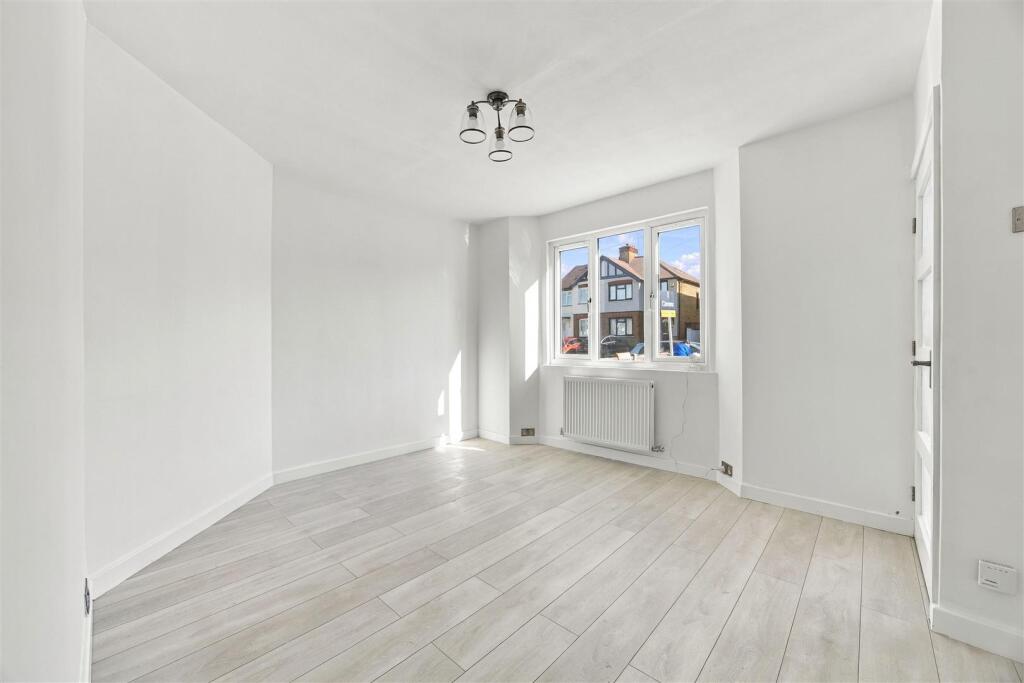 House in Southall - View 4