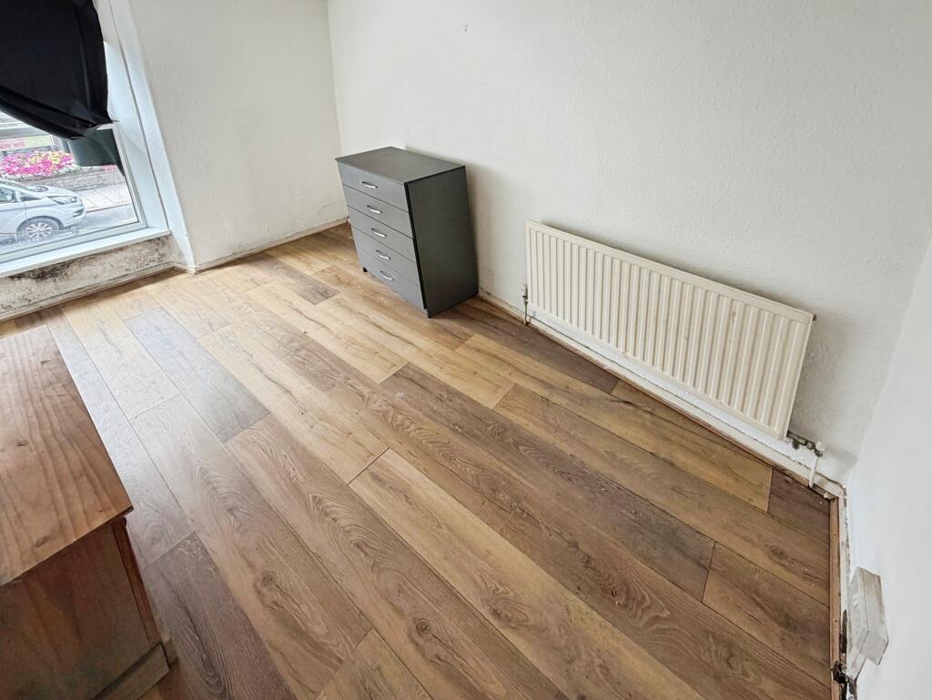 Apartment in Swansea, Morriston - View 5