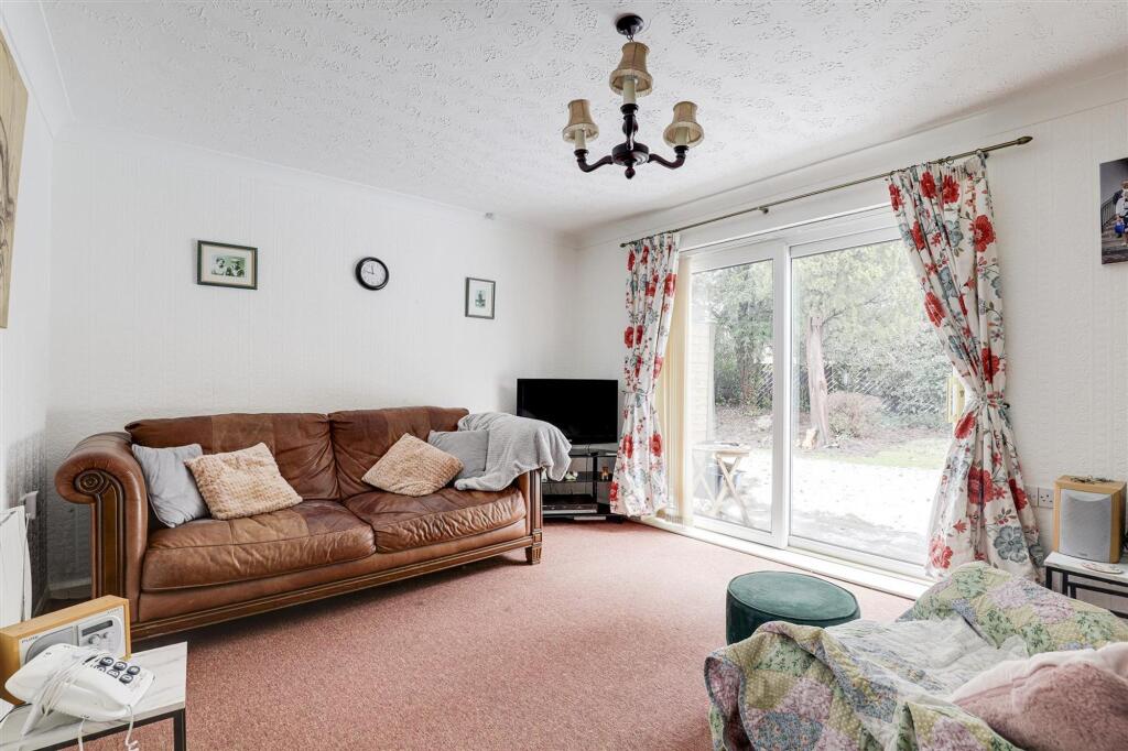 Brookdale Court, Nottingham, NG5 photo 2