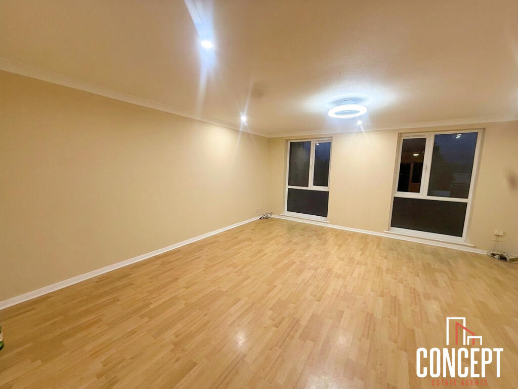Apartment in Spelthorne, Surrey - View 4