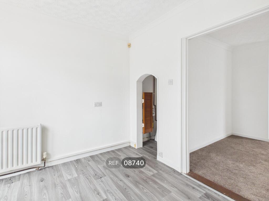 House in Hull, Orchard Park - View 4