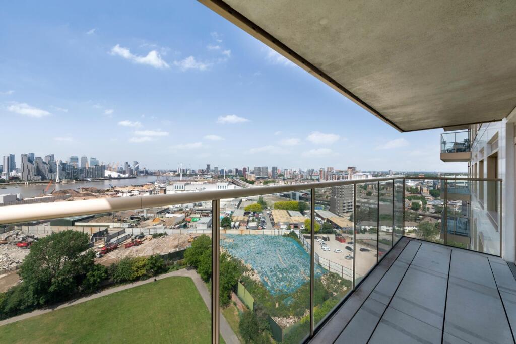 Riverscape, Royal Wharf, London, E16 - More