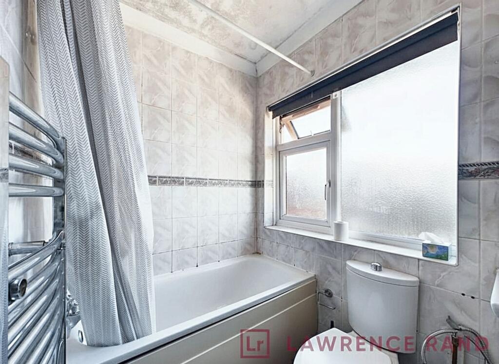 House in London, London Borough of Harrow - View 5