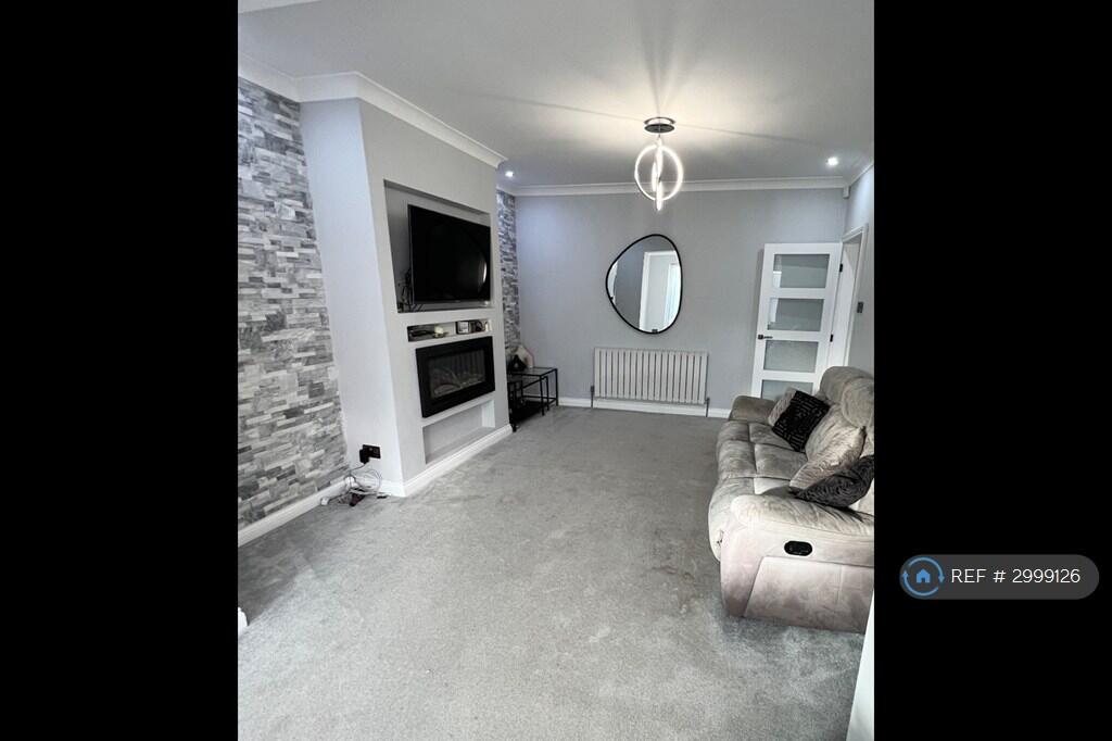 House in Blackburn, Lammack - View 5