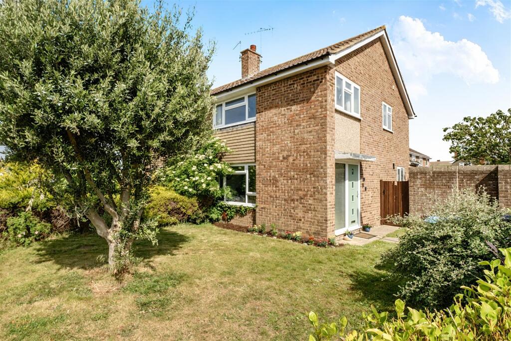 Main image of property: Sarisbury Close, Felpham