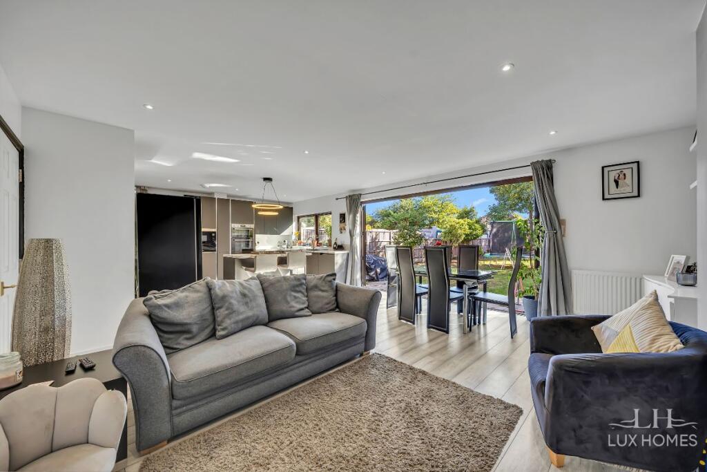 House in London - View 2
