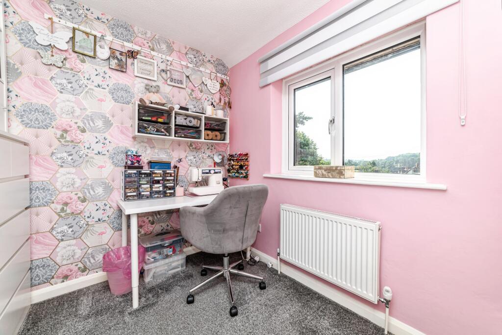 House in Cold Ash, West Berkshire - More