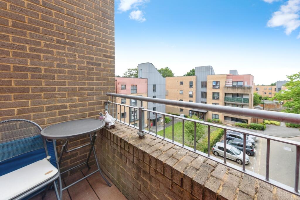 Main image of property: Mansfield Park Street, Southampton, Hampshire, SO18