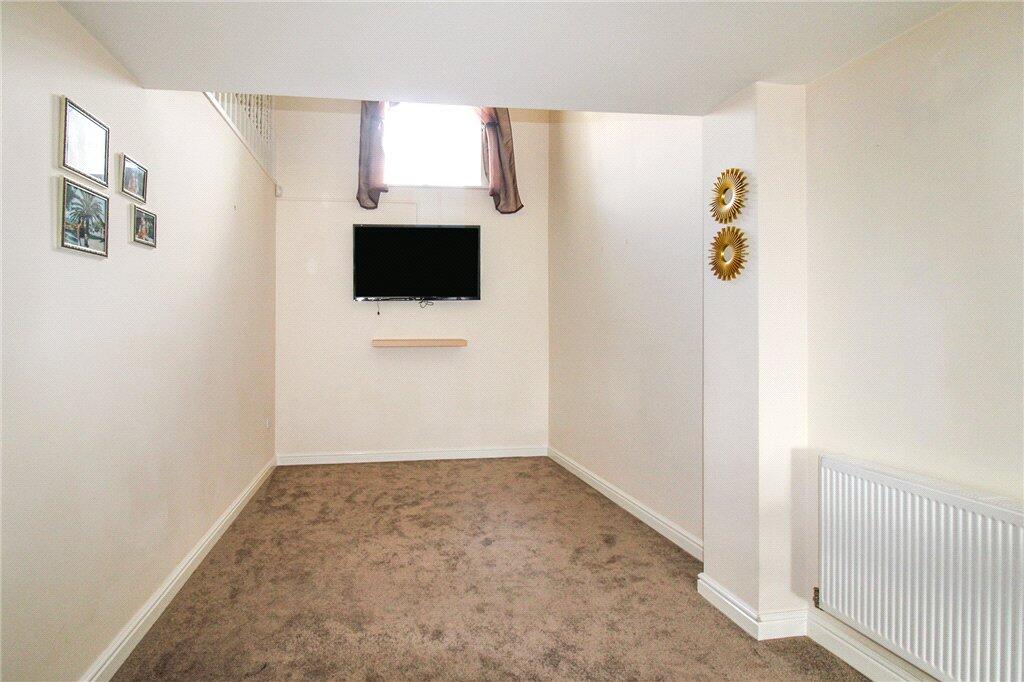 House in Bradford - View 4