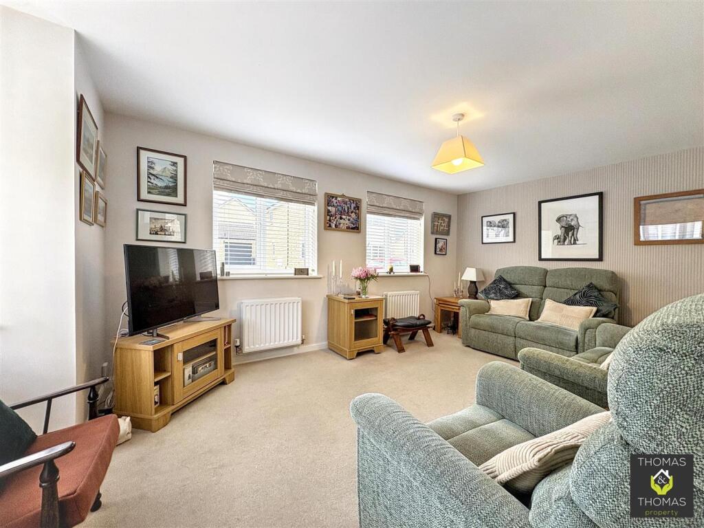 House in Tewkesbury, Watermead, Brockworth - View 4