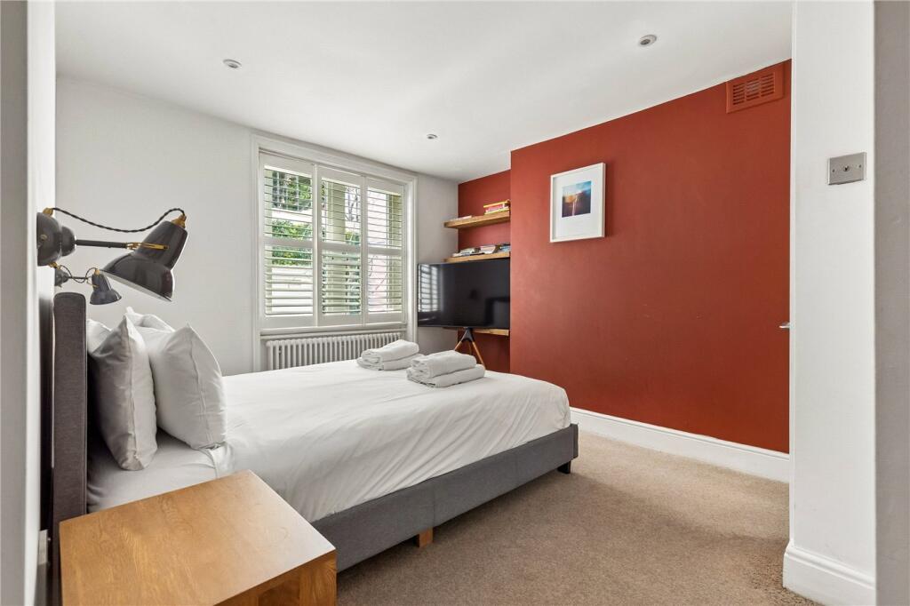 Apartment in London - More