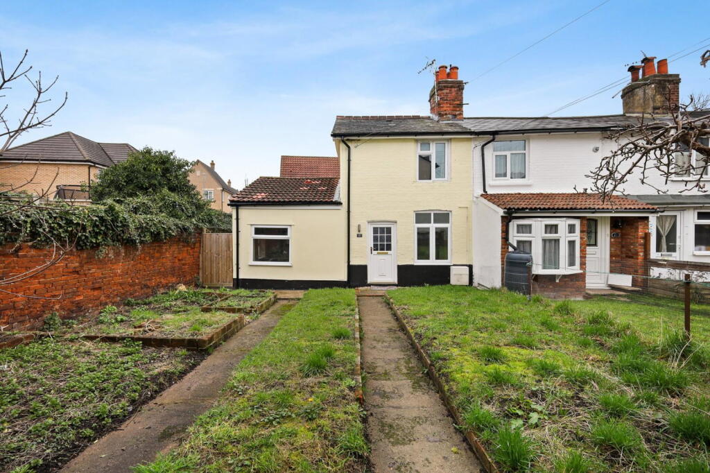 2-bed semi-detached on Providence Place, Colchester, £190,000