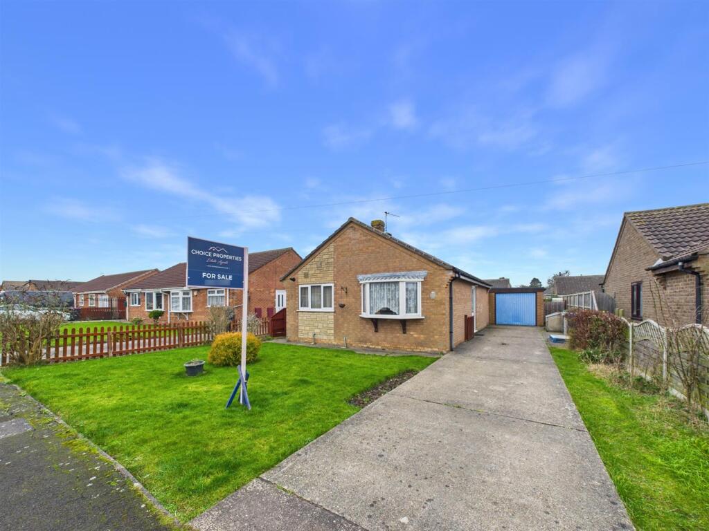 2-bed bungalow on Winchester Drive, Mablethorpe, £235,000
