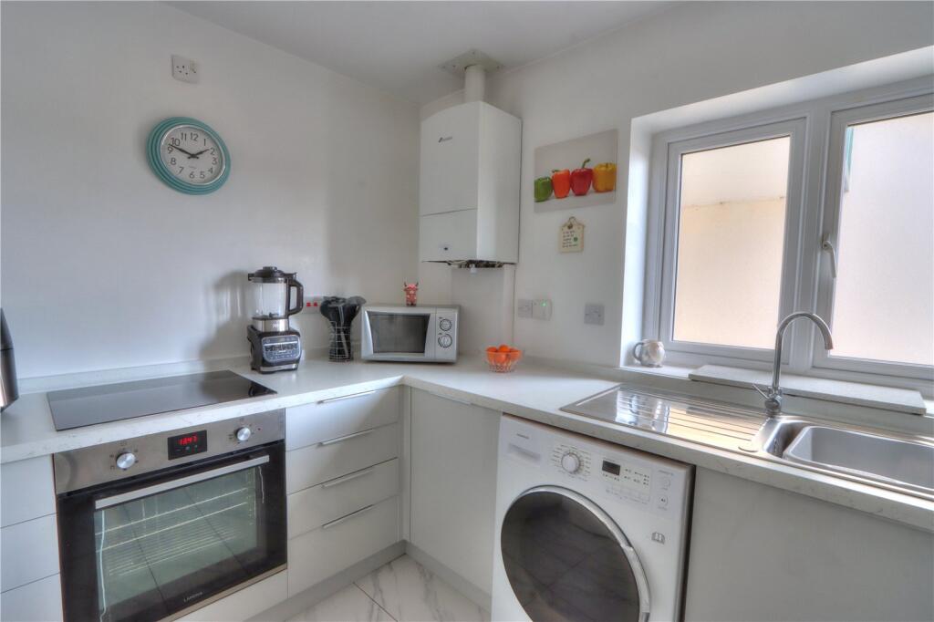 15. Ambergate Close, Newcastle upon Tyne, Tyne and Wear NE5 4AG - View 2