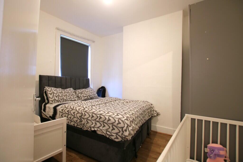 House in London - View 4