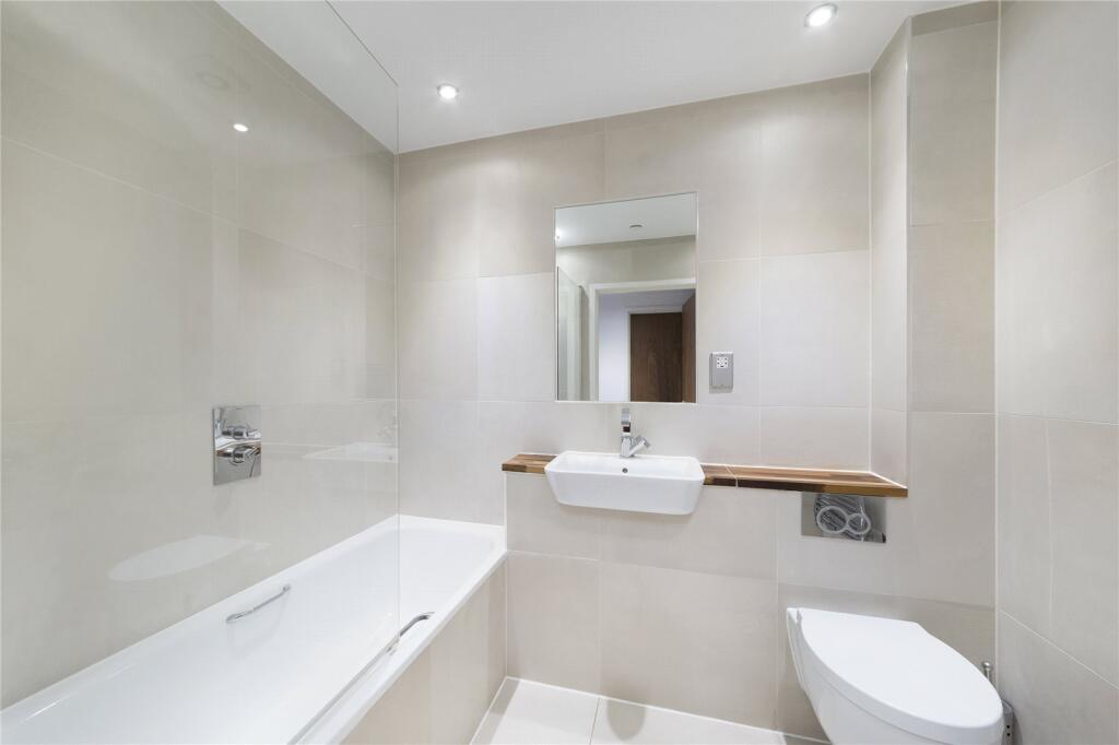 Apartment in London - View 5