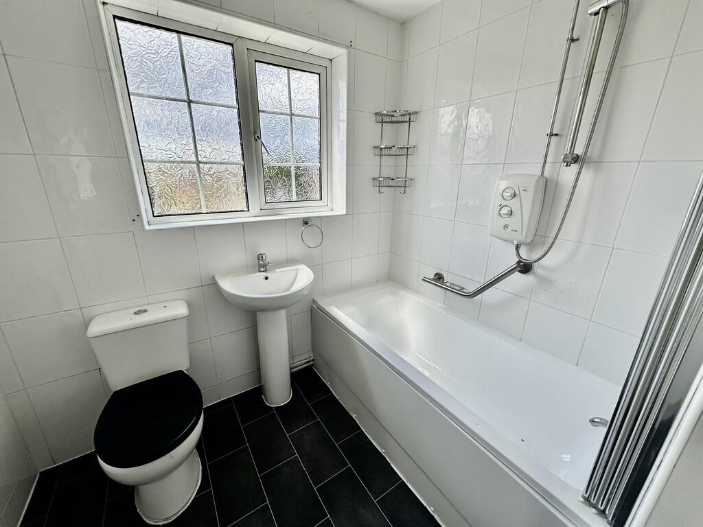 Pinefield Avenue, Barnby Dun, Doncaster - View 4