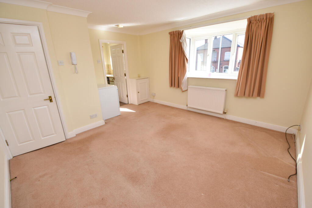 Tilby Close, Flixton, M41 photo 3
