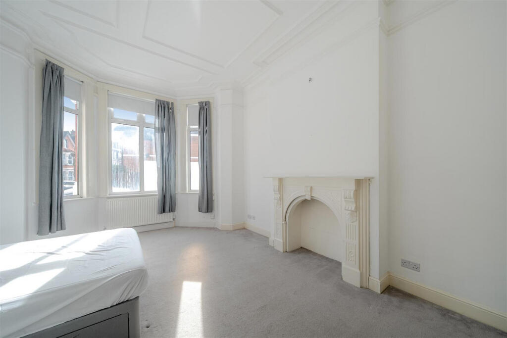 Apartment in London - View 4